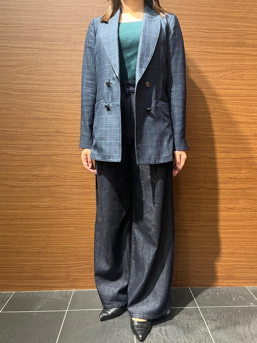 チェック柄×オッドベストの女性らしいコーデ | オーダースーツ