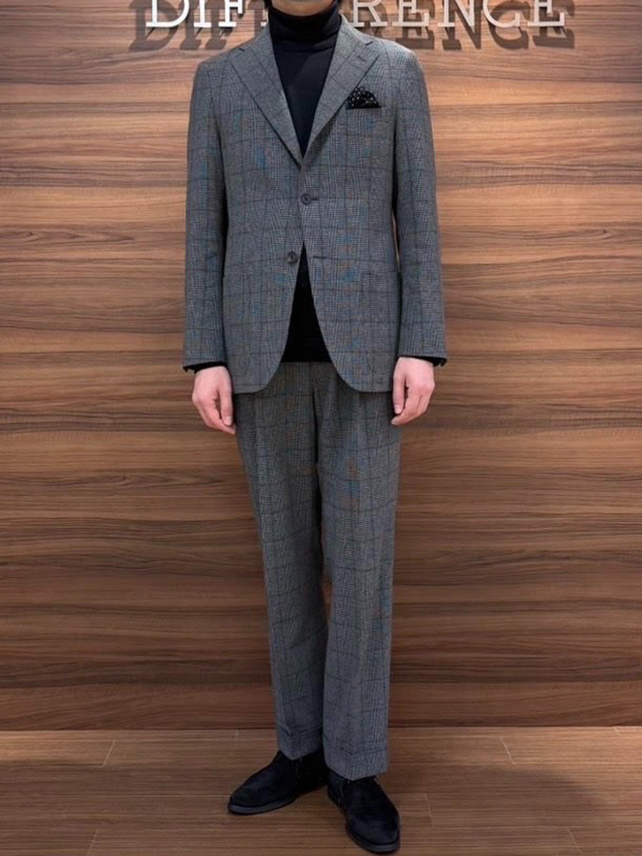 光沢感を活かす、ゆったりフィットのスリーピース | オーダースーツ