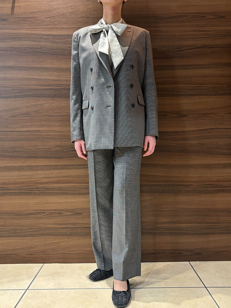 大胆なストライプで魅せる、存在感あるダブルスーツ。 | オーダー